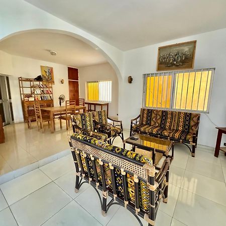 Guesthouse Cocotiers Cotonou Ngoại thất bức ảnh