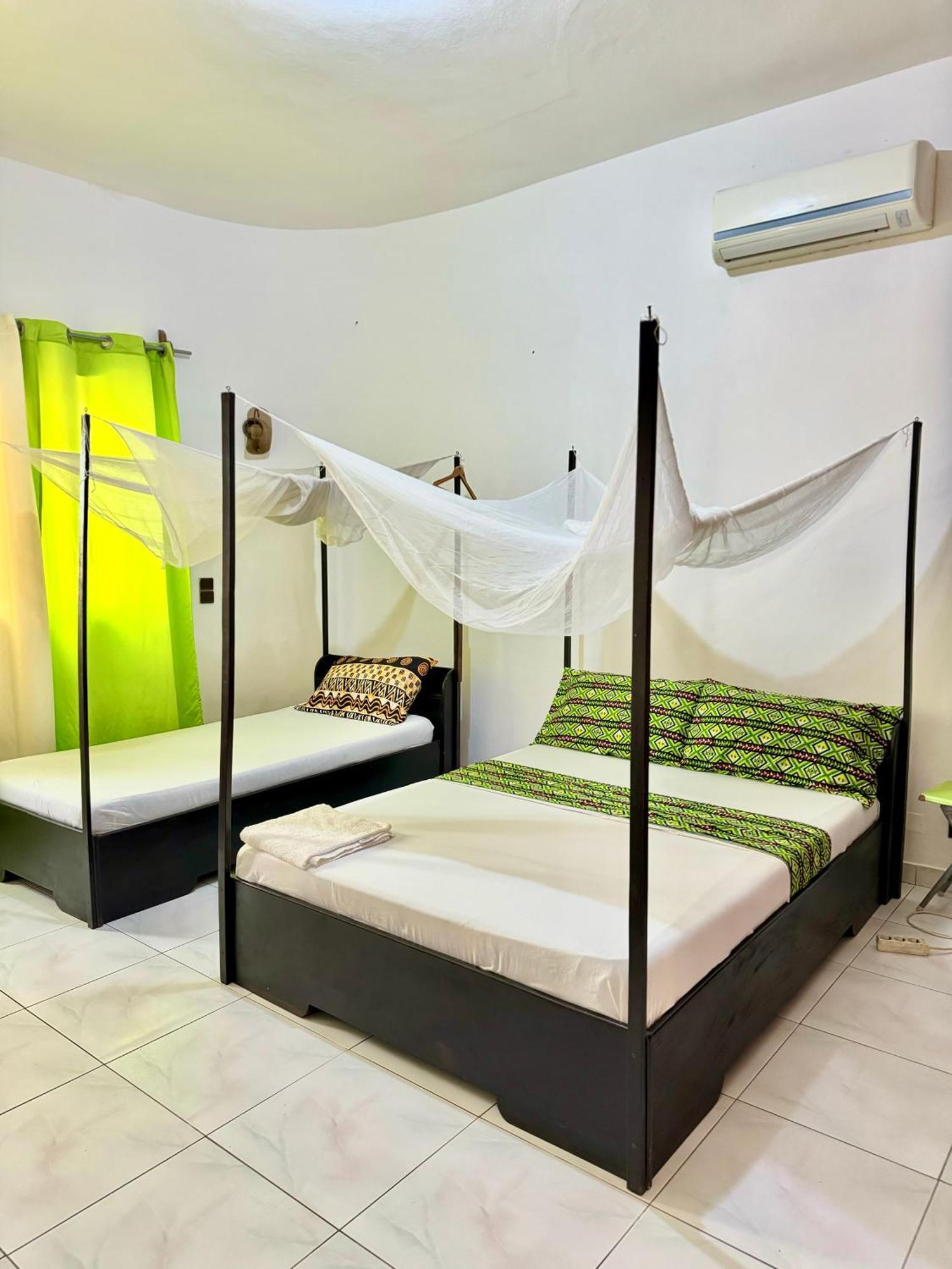Guesthouse Cocotiers Cotonou Ngoại thất bức ảnh