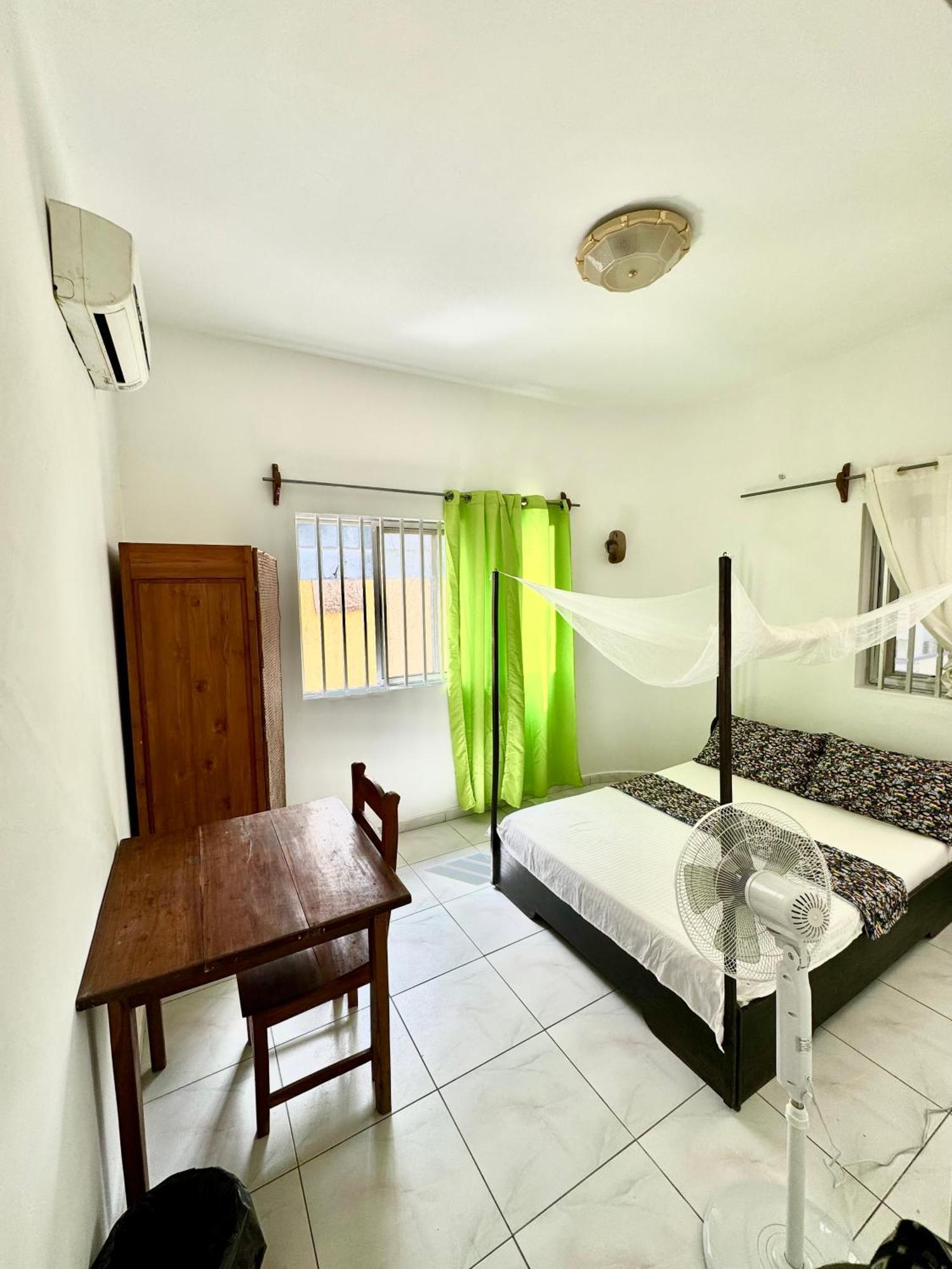 Guesthouse Cocotiers Cotonou Ngoại thất bức ảnh