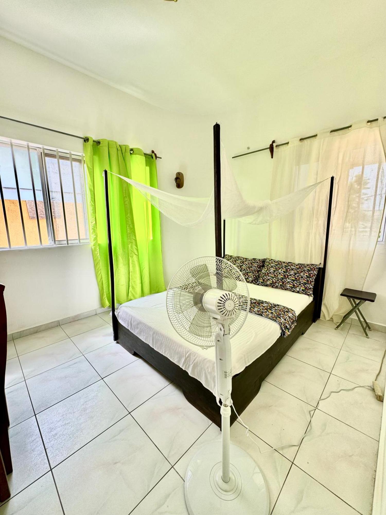 Guesthouse Cocotiers Cotonou Ngoại thất bức ảnh