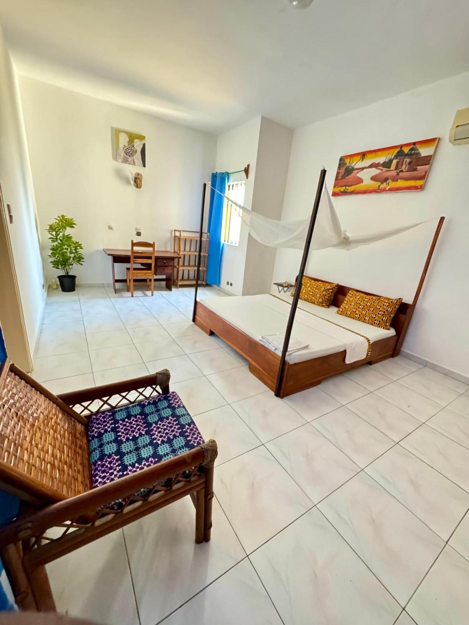 Guesthouse Cocotiers Cotonou Ngoại thất bức ảnh