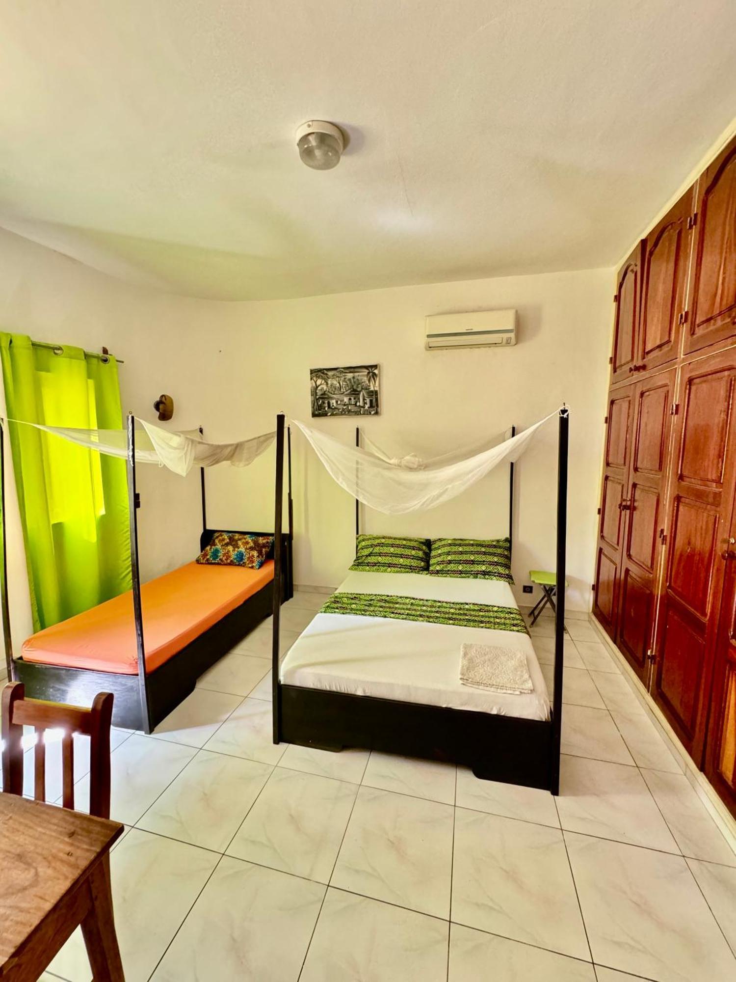 Guesthouse Cocotiers Cotonou Ngoại thất bức ảnh
