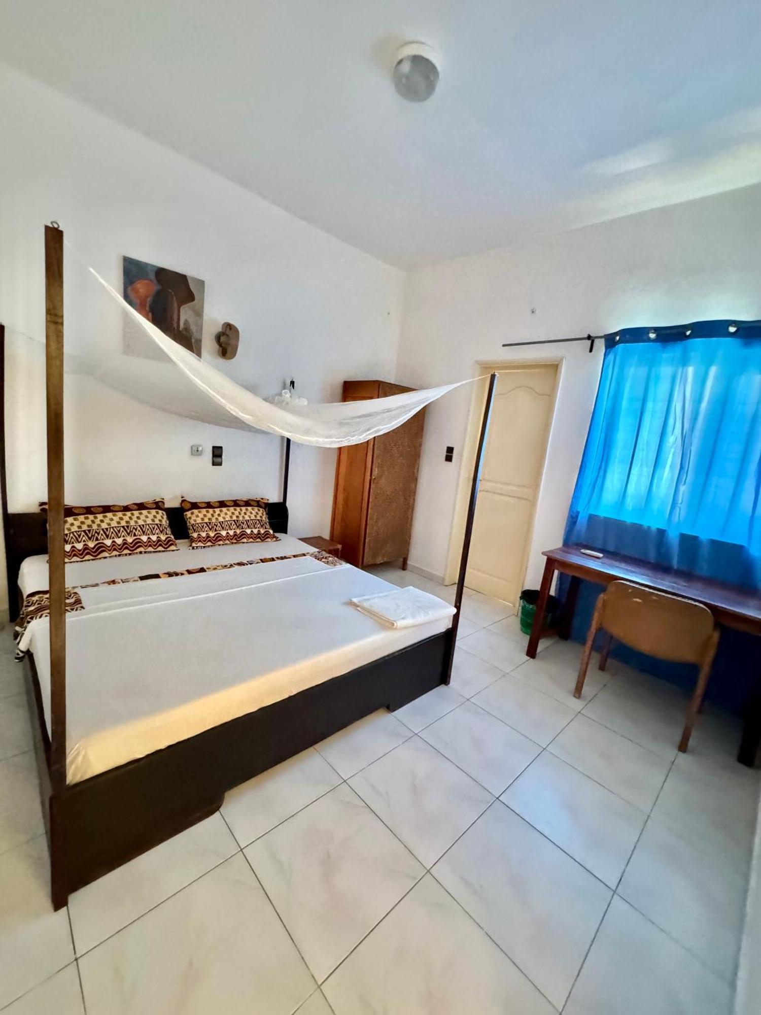 Guesthouse Cocotiers Cotonou Ngoại thất bức ảnh