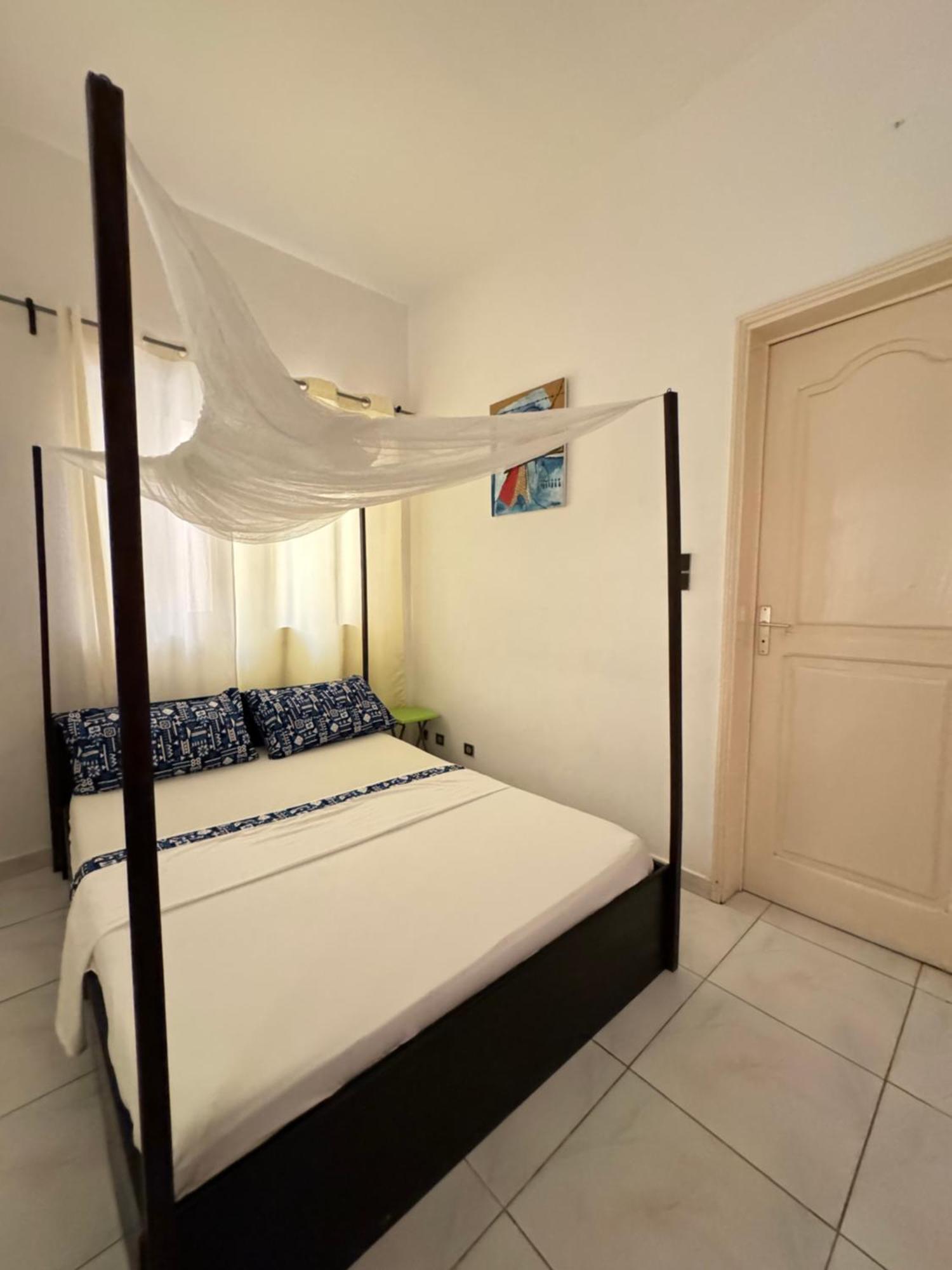 Guesthouse Cocotiers Cotonou Ngoại thất bức ảnh