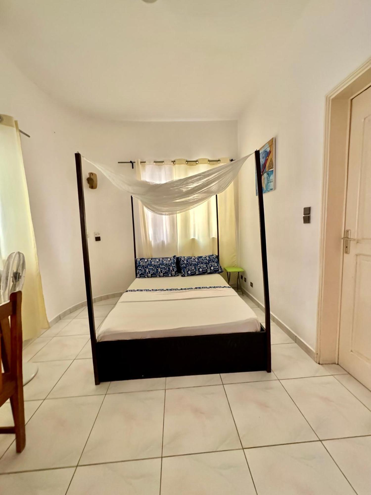 Guesthouse Cocotiers Cotonou Ngoại thất bức ảnh